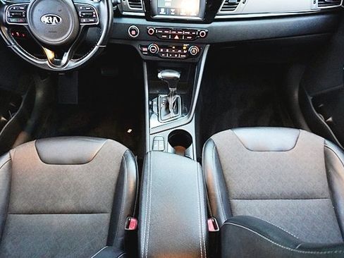 Used 2019 Kia Niro EX image 20
