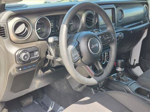 Used 2023 Jeep Wrangler Unlimited w/ Cold Weather Group AWD/4WD image 10