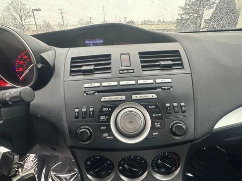 Used 2011 MAZDA MAZDA3 s Sport FWD image 16