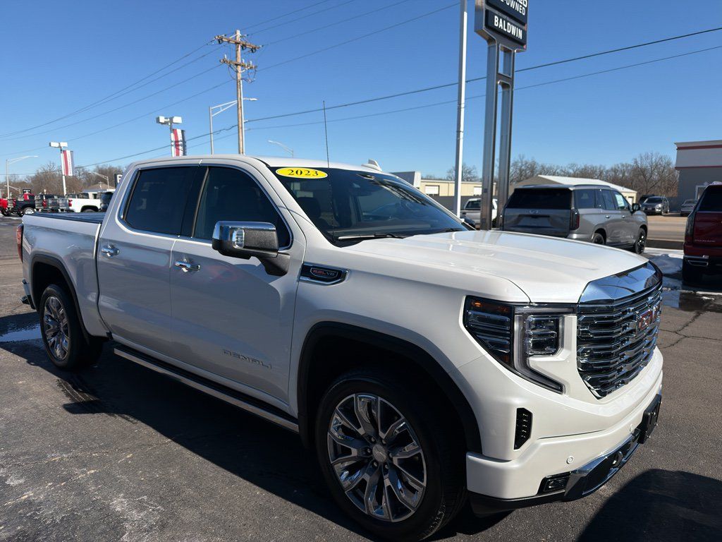 Used 2023 GMC Sierra 1500 Denali w/ Denali Reserve Package AWD/4WD image 3