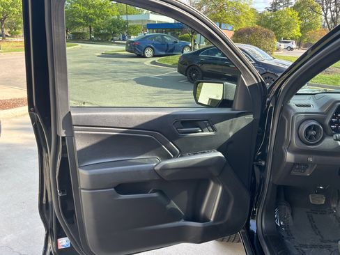 Used 2025 Chevrolet Colorado W/T w/ WT Custom Package image 13