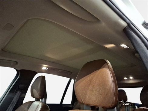 Used 2020 Volvo XC90 T6 Momentum w/ Protection Package Premier image 23
