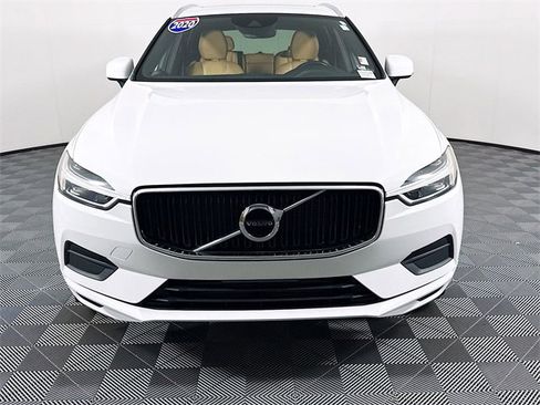 Used 2020 Volvo XC60 T5 Momentum image 2
