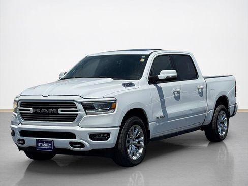 Used 2023 RAM 1500 Laramie AWD/4WD image 3
