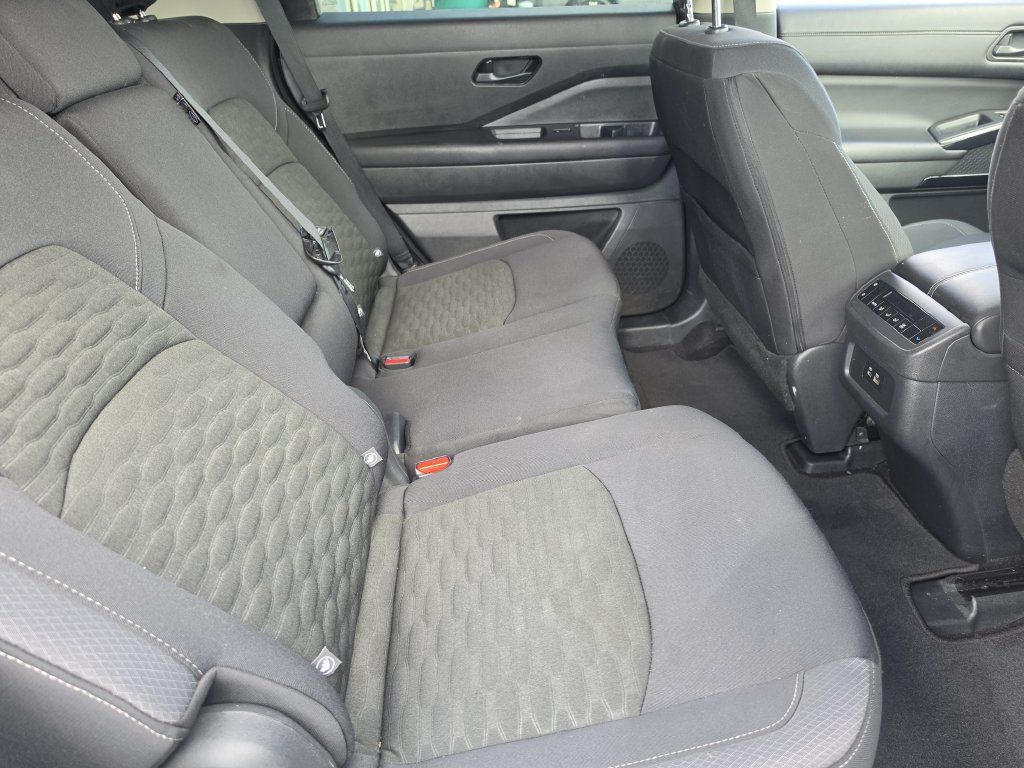 Certified 2024 Nissan Pathfinder SV AWD/4WD image 23