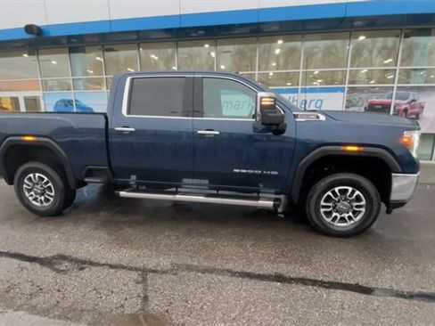 Certified 2023 GMC Sierra 2500 SLT w/ SLT Preferred Package image 9