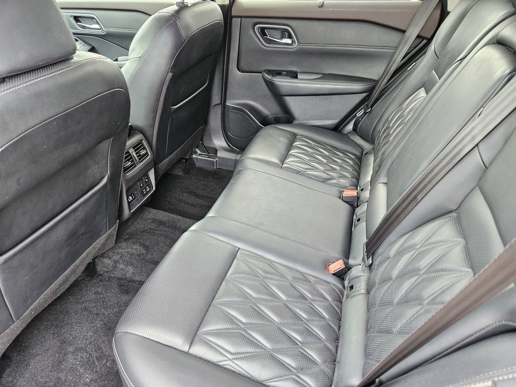 Used 2021 Nissan Rogue Platinum FWD image 20