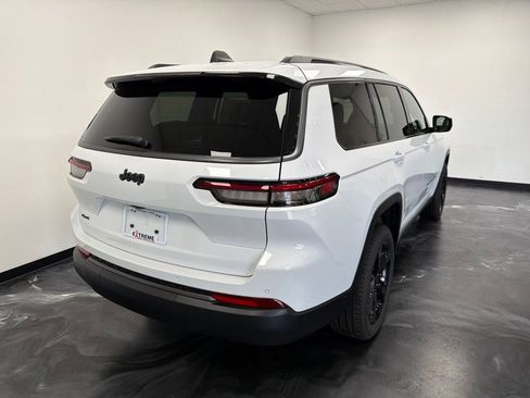 New 2026 Jeep Grand Cherokee L Limited w/ Limited Altitude Package AWD/4WD image 24