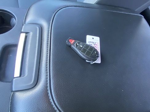 Used 2021 RAM 1500 Classic SLT image 27