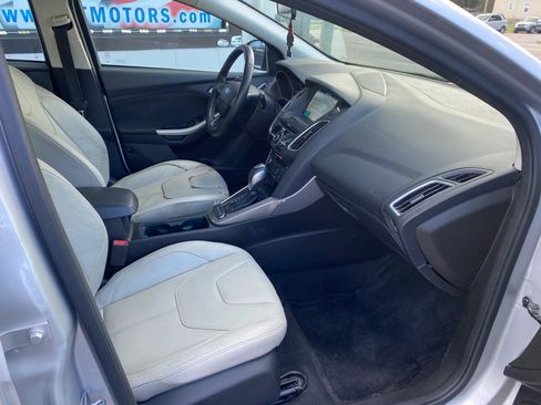 Used 2016 Ford Focus Titanium FWD image 12