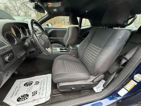 Used 2014 Dodge Challenger SXT RWD image 22