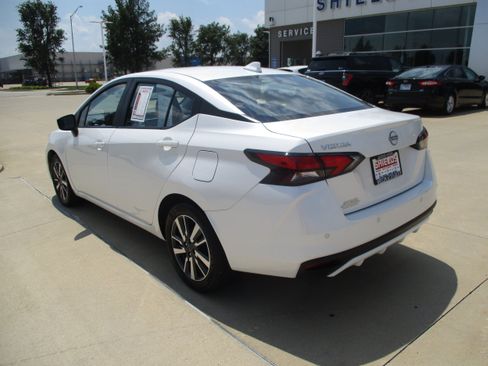 Used 2025 Nissan Versa SV FWD image 4