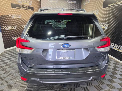 Used 2021 Subaru Forester Premium AWD/4WD image 6
