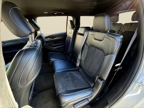 Used 2023 Jeep Grand Cherokee L Laredo image 20