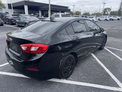 Used 2018 Chevrolet Cruze LS image 4