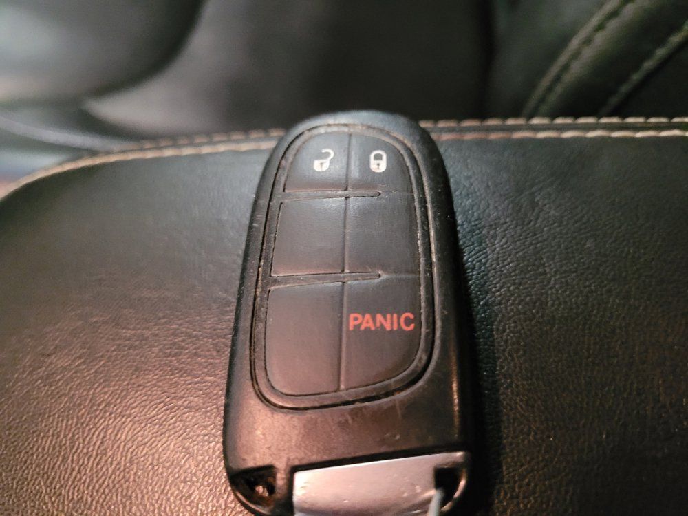 Used 2020 Jeep Cherokee Latitude Plus FWD image 32