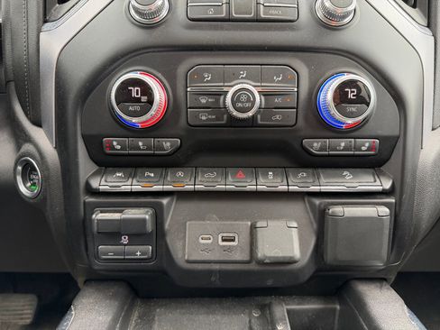 Used 2020 GMC Sierra 1500 SLT w/ SLT Premium Plus Package image 17