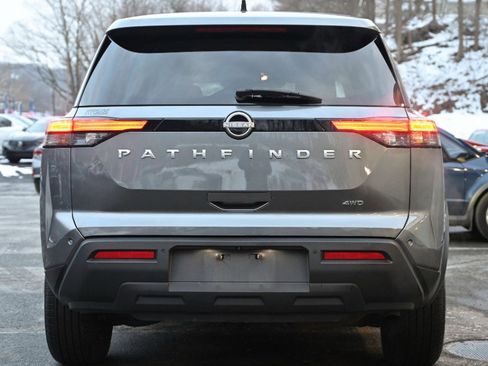 Used 2023 Nissan Pathfinder S image 5