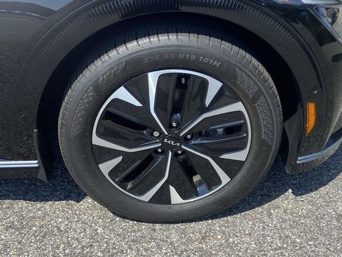 New 2024 Kia EV6 Wind w/ Wind Technology Package RWD image 7