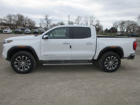 New 2026 GMC Canyon Denali image 9