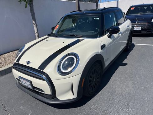 Used 2023 MINI Cooper 4-Door Hardtop FWD image 1
