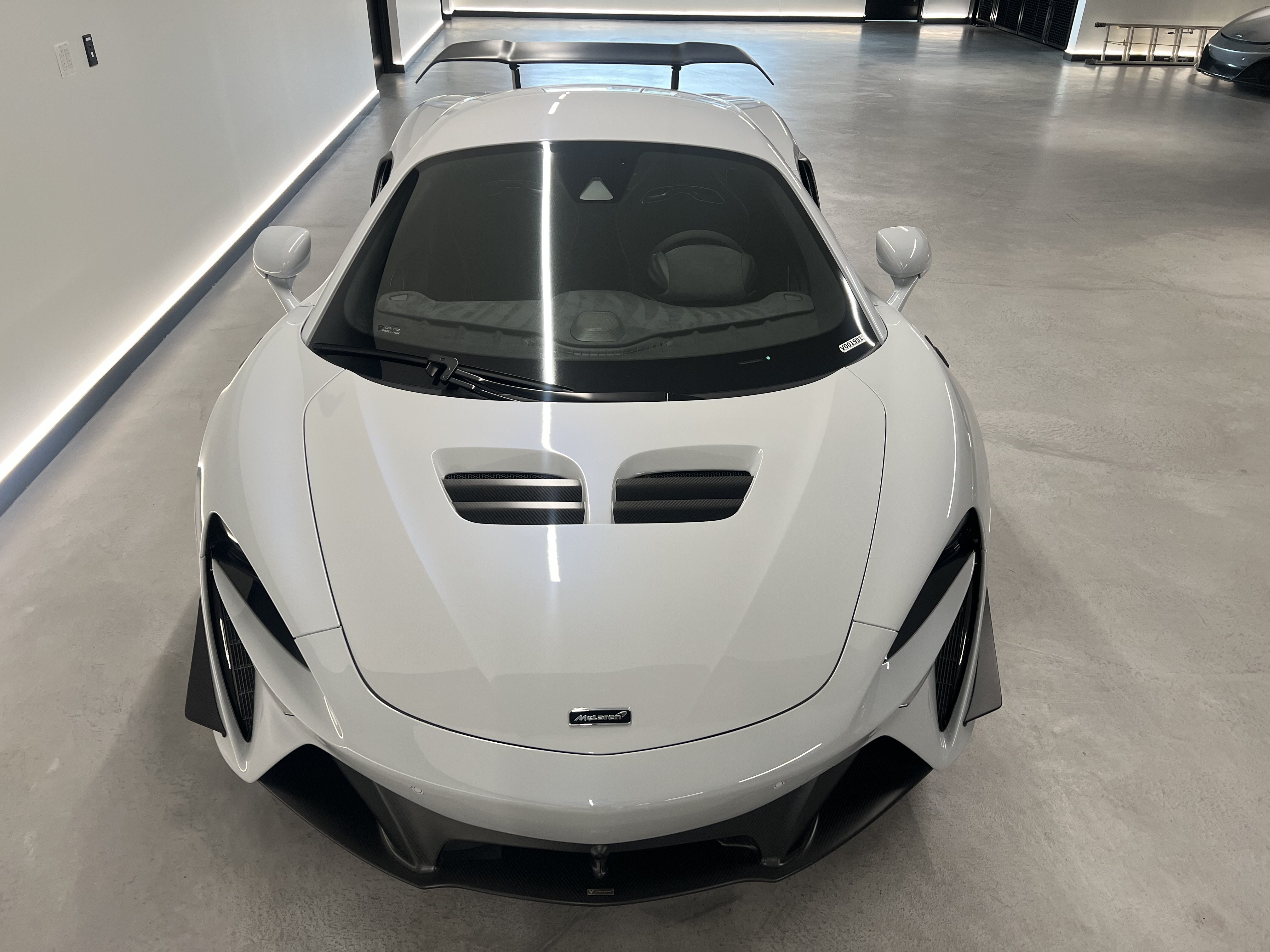 Used 2023 McLaren Artura RWD image 7