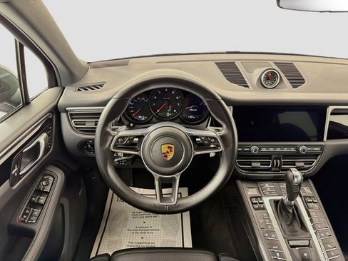 Certified 2021 Porsche Macan AWD/4WD image 22