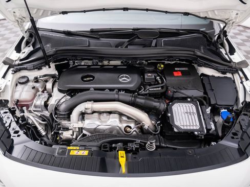 Used 2025 Mercedes-Benz GLA 250 image 32