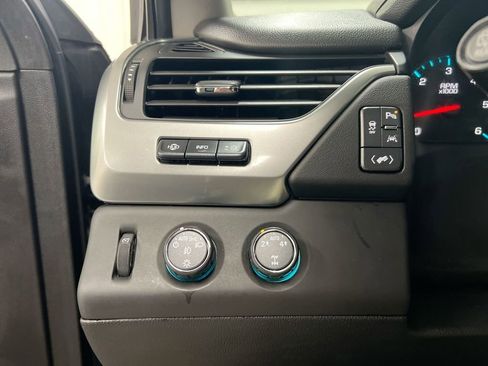 Used 2016 Chevrolet Suburban LTZ AWD/4WD image 19