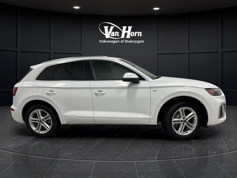 Used 2022 Audi Q5 e Premium w/ Convenience Package AWD/4WD image 8