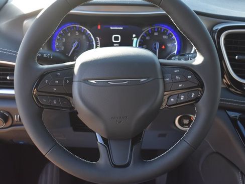 New 2027 Chrysler Pacifica Limited w/ Family Tech Group FWD image 22