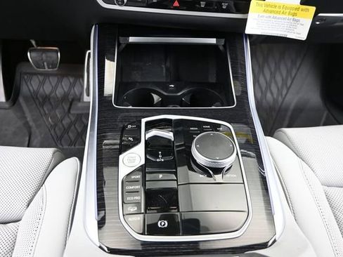 Used 2026 BMW X5 xDrive40i w/ M Sport Package AWD/4WD image 16