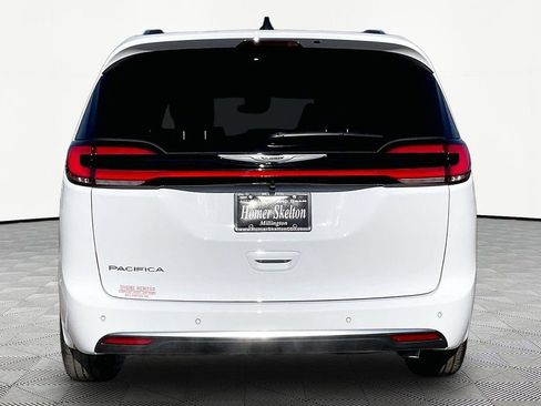 New 2026 Chrysler Pacifica Pinnacle image 4