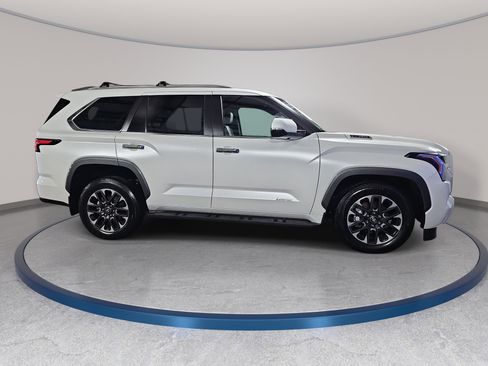 Used 2026 Toyota Sequoia Limited AWD/4WD image 4