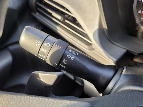 Certified 2025 Subaru Crosstrek 2.0i Premium image 31