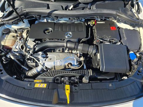 Used 2021 Mercedes-Benz GLA 250 4MATIC image 10