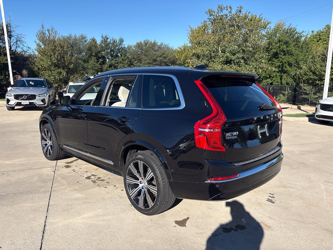 Used 2025 Volvo XC90 T8 Ultra w/ Protection Package Premier AWD/4WD image 7