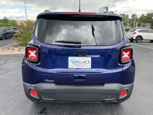 Used 2018 Jeep Renegade Altitude AWD/4WD image 5