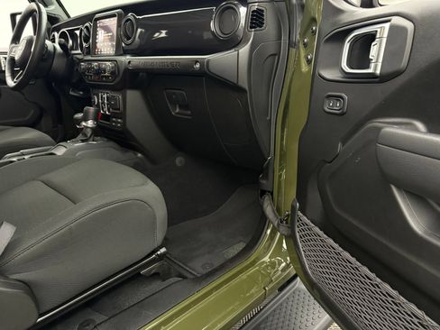 Used 2022 Jeep Wrangler Unlimited Sport AWD/4WD image 35