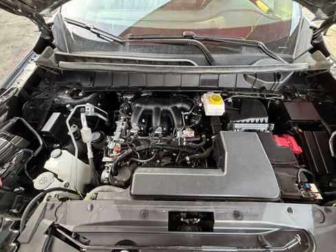 Used 2025 Nissan Pathfinder SV image 35