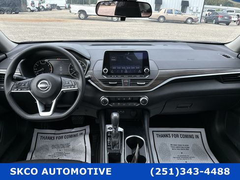Used 2023 Nissan Altima 2.5 SV FWD image 15