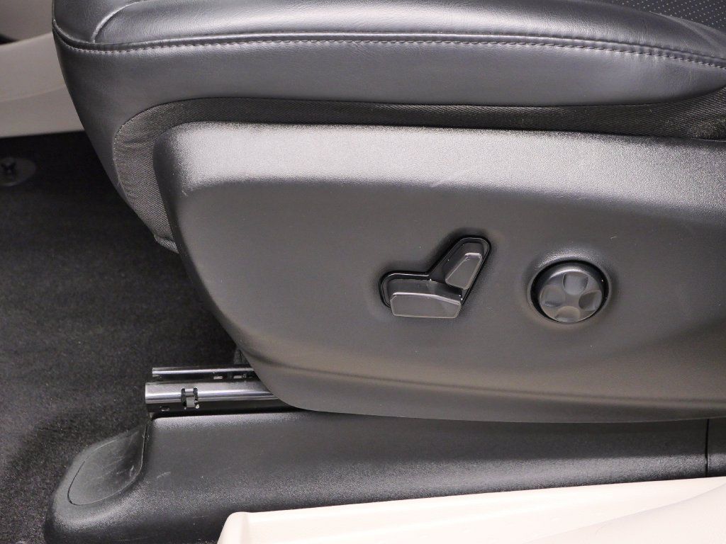 Certified 2023 Chrysler Pacifica Touring-L FWD image 20