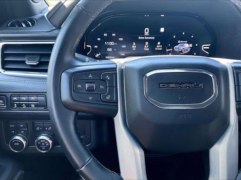 Used 2023 GMC Yukon XL Denali AWD/4WD image 24