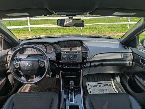 Used 2017 Honda Accord Sport image 30