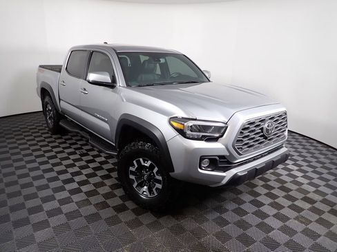 Used 2023 Toyota Tacoma TRD Off-Road w/ TRD Premium Off Road Package image 7