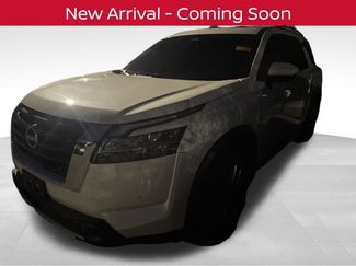 Used 2024 Nissan Pathfinder SL w/ SL Premium Package FWD video 1