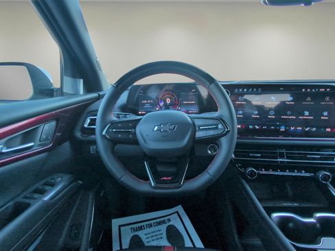 Used 2026 Chevrolet Traverse RS FWD image 11