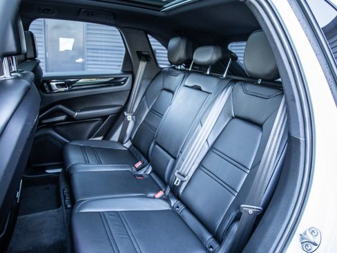 Certified 2023 Porsche Cayenne image 15