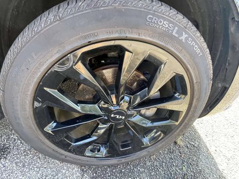 Used 2023 Kia Sorento SX FWD image 9