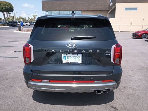 Used 2024 Hyundai Palisade Calligraphy image 11
